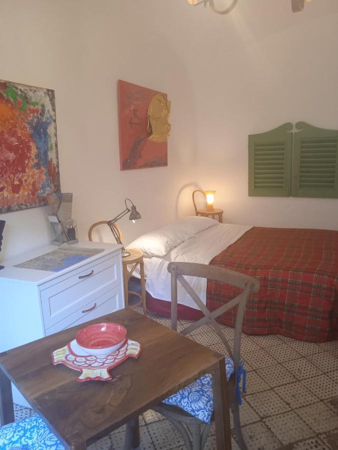 Il Cortiletto, Spazio Alla Fantasia Apartment Naples Luaran gambar