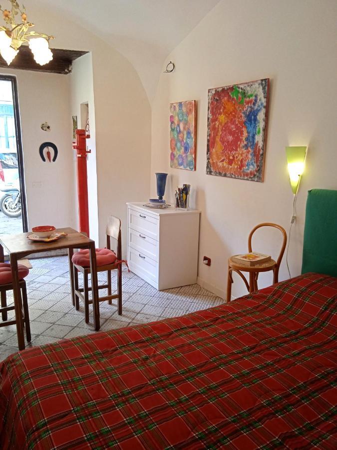 Il Cortiletto, Spazio Alla Fantasia Apartment Naples Luaran gambar
